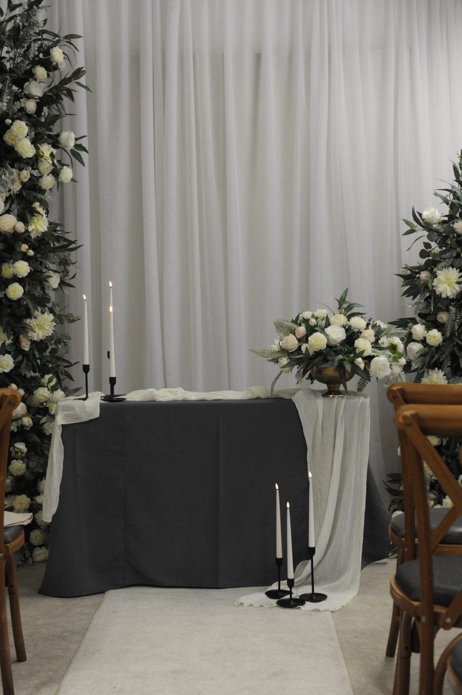 Clara Ceremony Table
