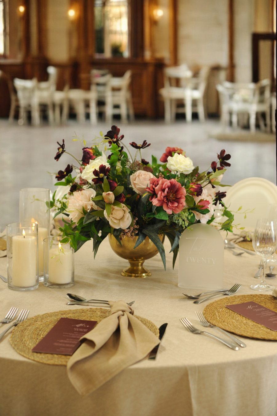 Leah Table Display